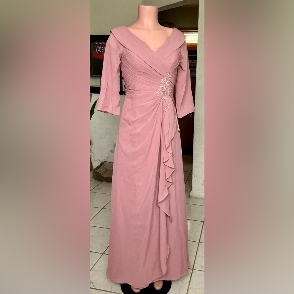 Chic Mauve Wedding Dress with Bow Detail